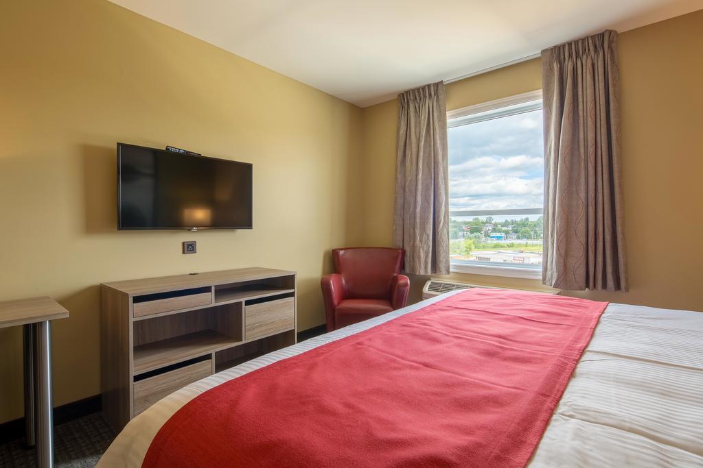 Super 8 By Wyndham Mont Laurier Hotel Exterior photo